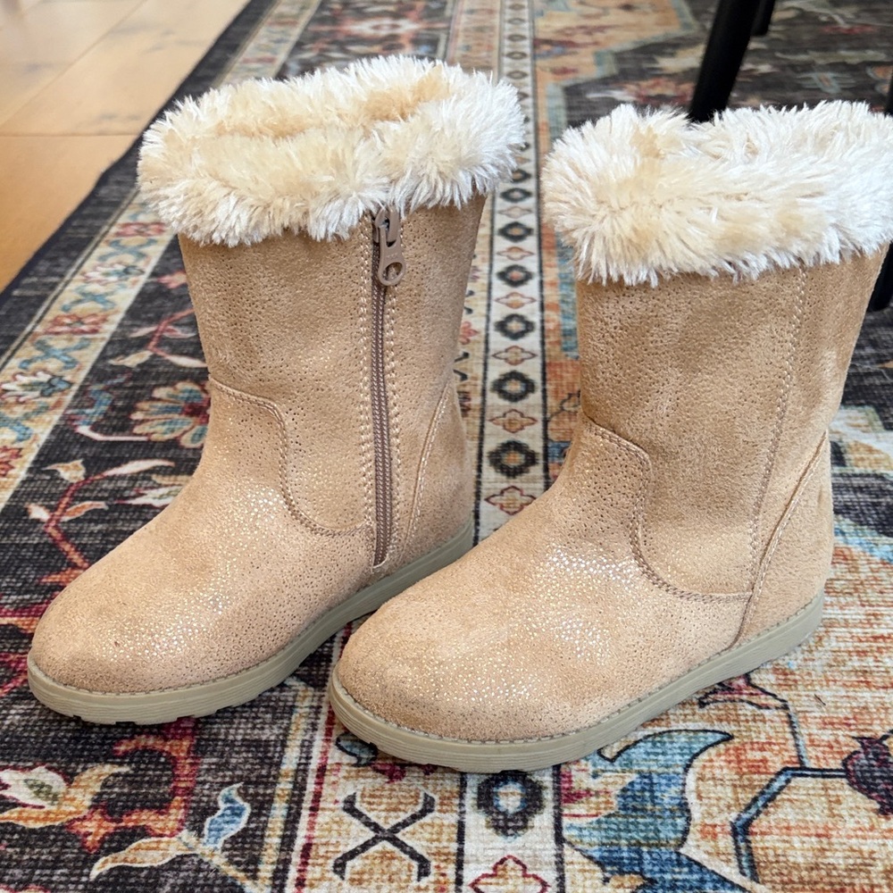 Cat & Jack Tan Kids Boots with Cream Fur